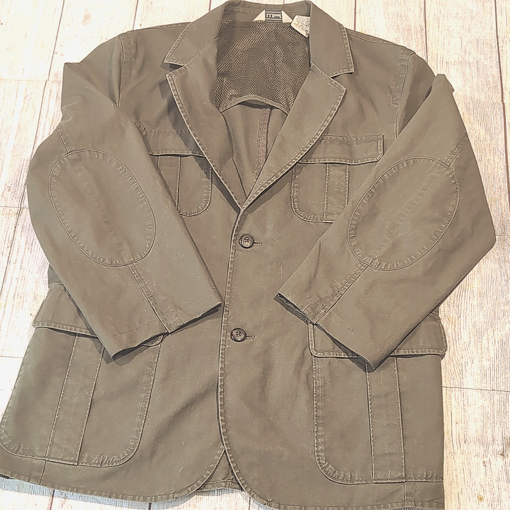 L.L. Bean Men's green khaki vented safari travel size 42 short jacket